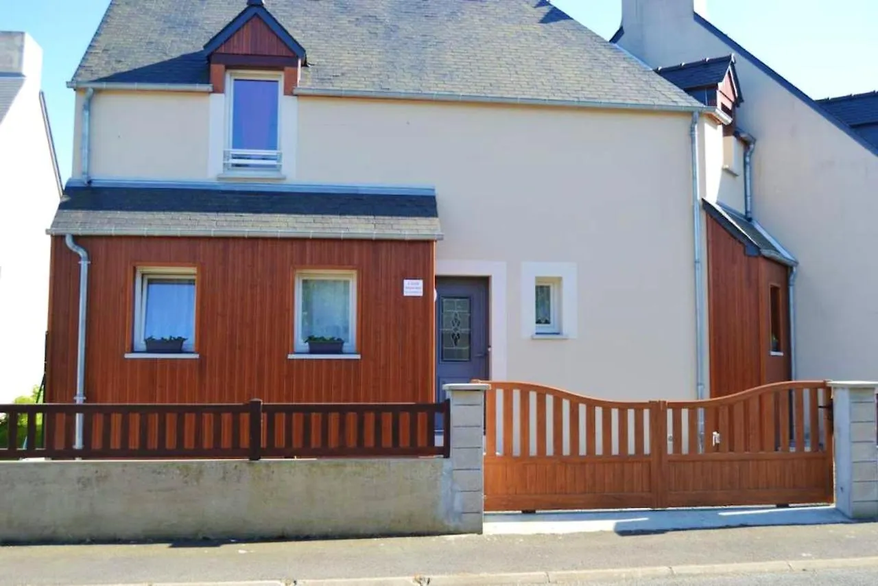 Holiday home Maison Charmante A Saint-Jouan-Des-Guerets Avec Jardin Cloture